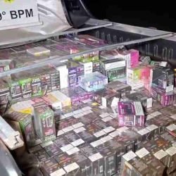 Motorista abandona veículo com 3 mil cigarros eletrônicos após fuga na BR-163 - catve.com
