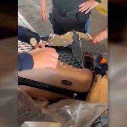 Brasileiras são presas na Ponte da Amizade após transportarem haxixe em táxi paraguaio - catve.com