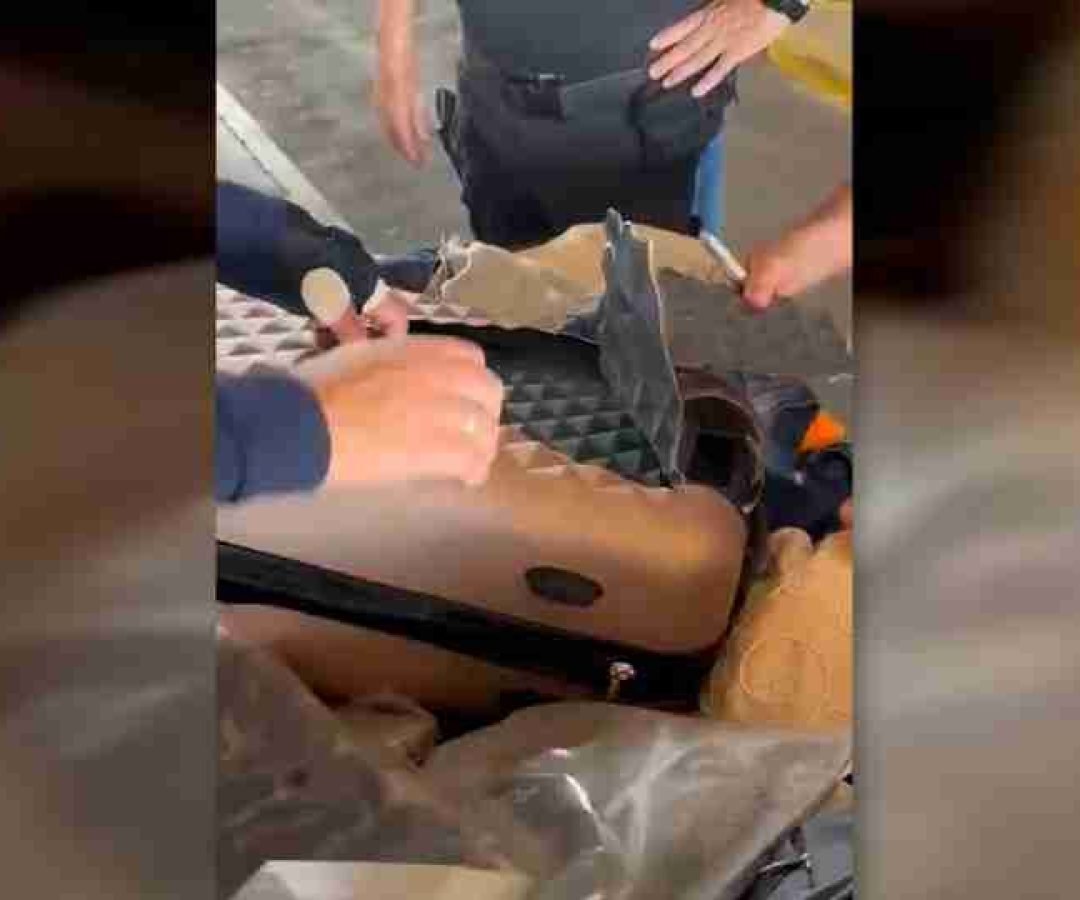 Brasileiras são presas na Ponte da Amizade após transportarem haxixe em táxi paraguaio - catve.com