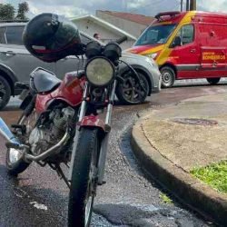 Acidente entre carro e moto deixa dois homens feridos no Bairro Universitário - catve.com