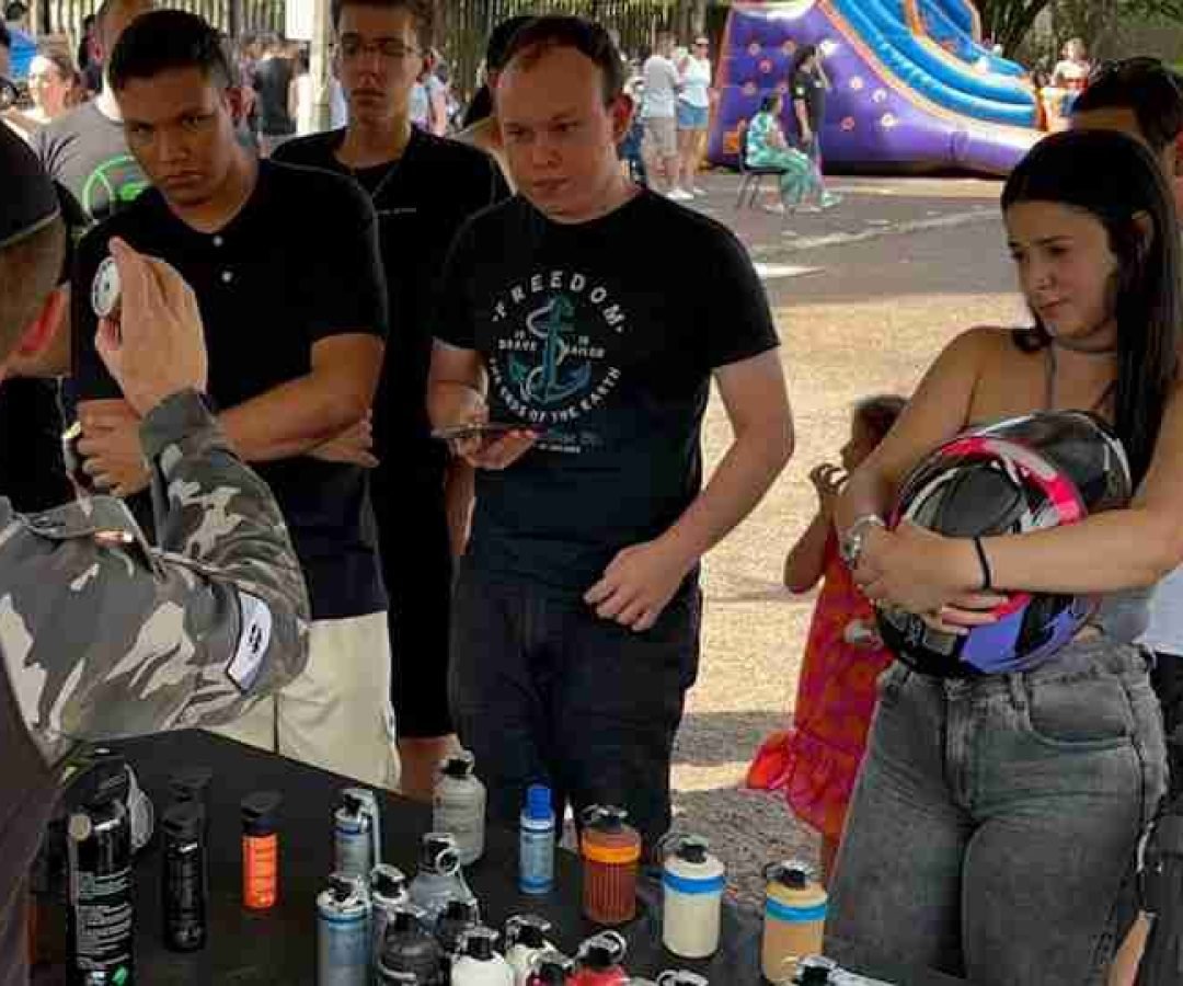 Polícia Militar abre portas para comunidade em evento com exposição de viaturas e atividades recreativas - catve.com