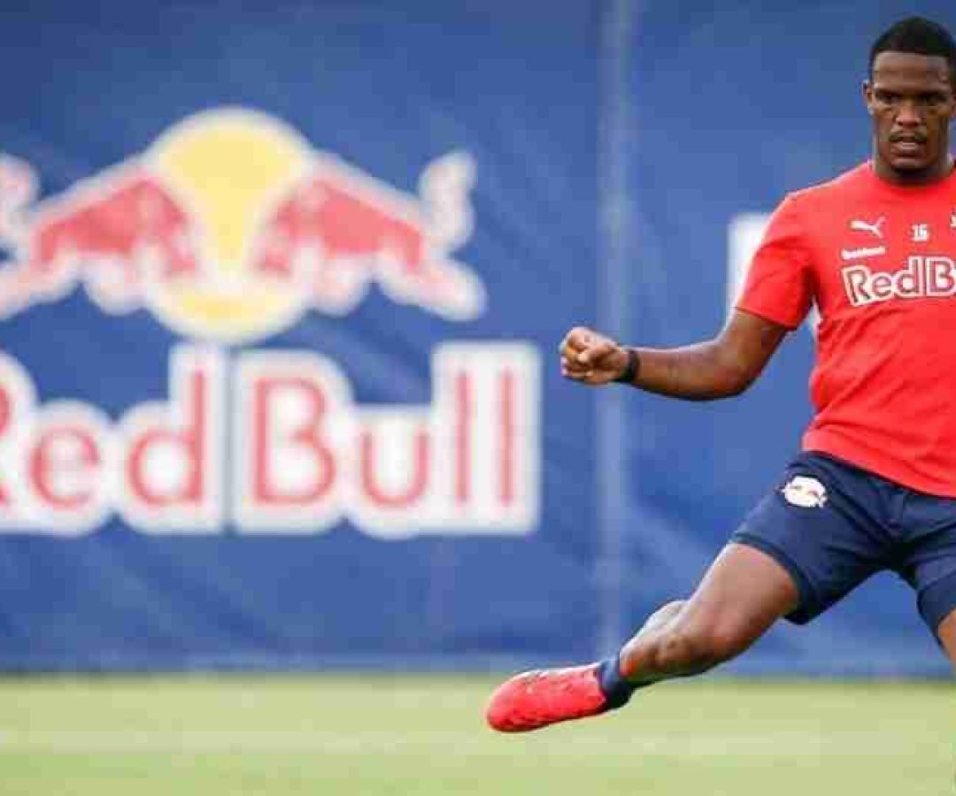 Bragantino multa zagueiro por fala machista contra árbitra - catve.com