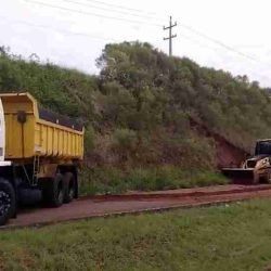 Equipes trabalham na trincheira da BR-163 com a Avenida Maripá, em Toledo - catve.com
