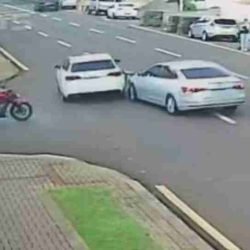 Vídeo: motorista tenta conversão e atinge outro carro em Cascavel - catve.com