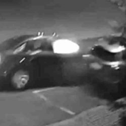 Que pancada! Forte batida em carro estacionado é flagrada em Cascavel - catve.com