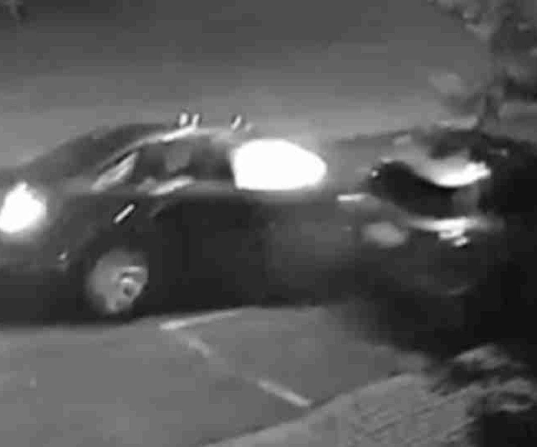 Que pancada! Forte batida em carro estacionado é flagrada em Cascavel - catve.com