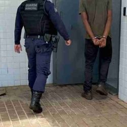Homem é preso em Cascavel após tornozeleira eletrônica descarregar - catve.com