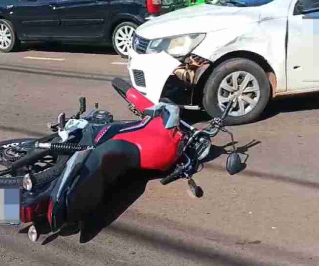 Motociclista fica ferido em batida com carro em Toledo - catve.com