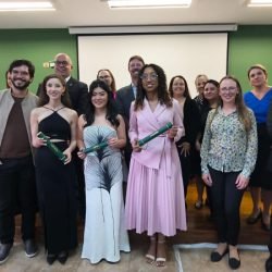 Estado conclui formação de novos especialistas para fortalecer o SUS no Paraná