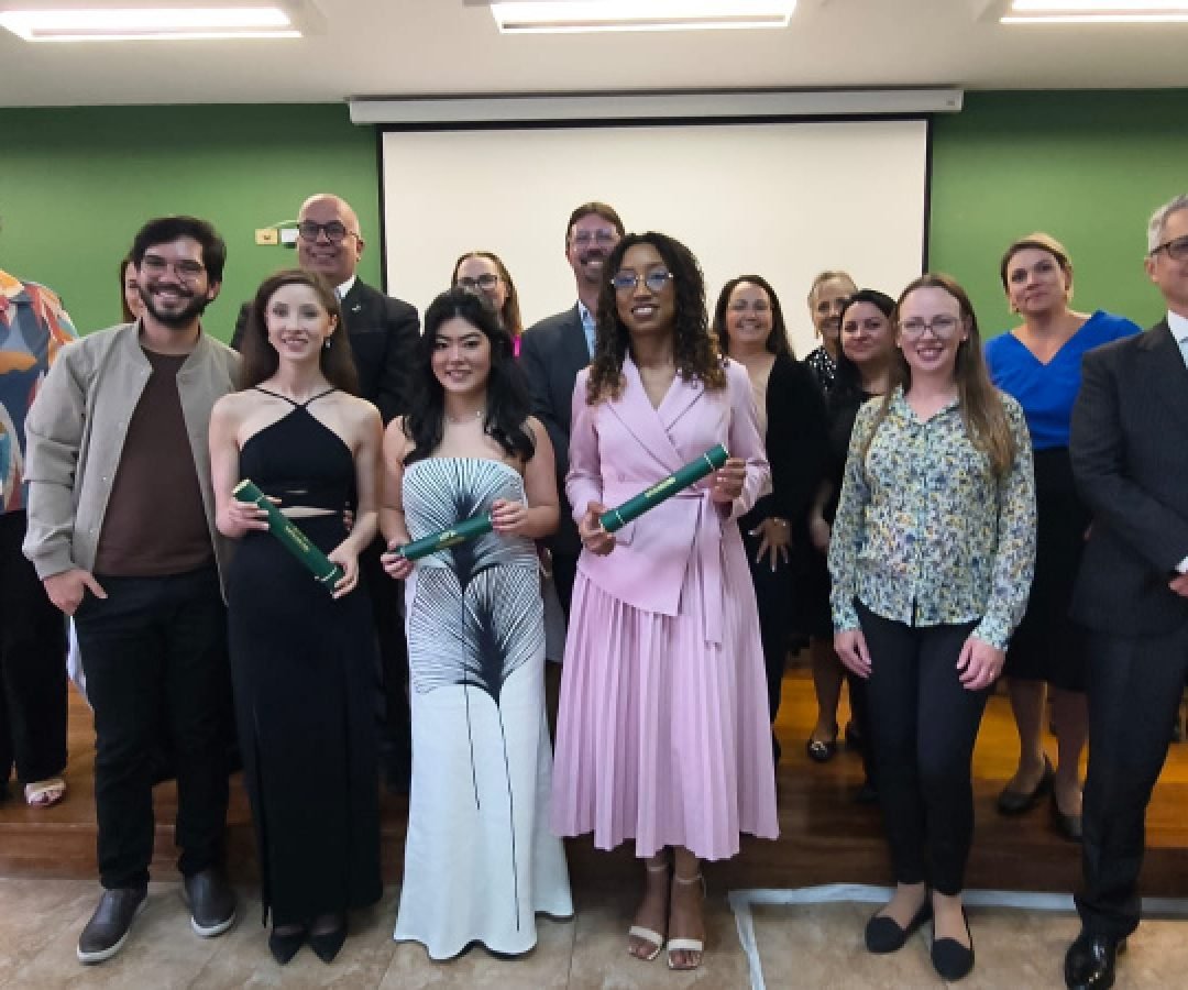 Estado conclui formação de novos especialistas para fortalecer o SUS no Paraná