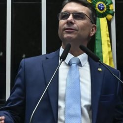 1772603406_FLAVIO-BOLSONARO-e1769634487363.jpg
