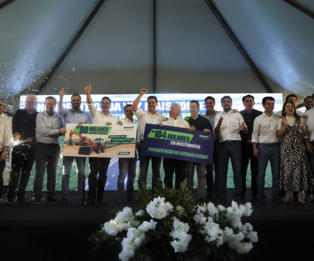 Ratinho Junior libera R$ 264 milhões para novo maquinário e estradas rurais da região de Umuarama