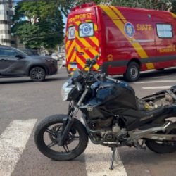 Motociclista fica ferida em acidente no centro de Cascavel