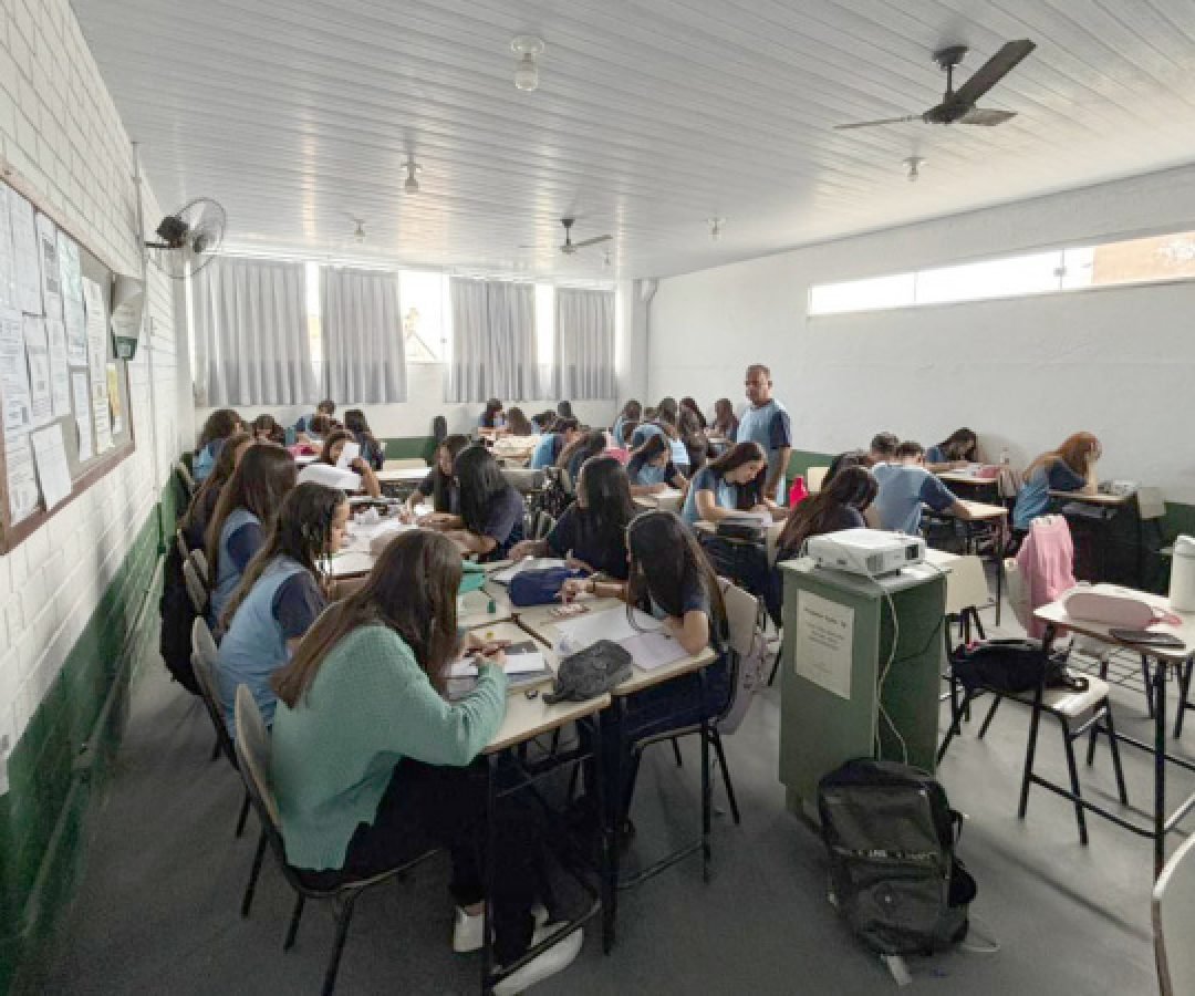 Começa retorno gradativo das aulas dos alunos do Instituto de Educação de Paranaguá