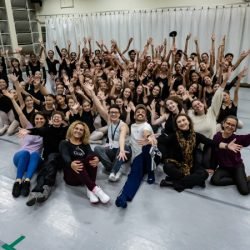 Escola de Dança Teatro Guaíra celebra 70 anos com espetáculo que revisita a própria trajetória