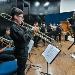 Estado amplia incentivo à musicalização com entrega de instrumentos em Campo Mourão