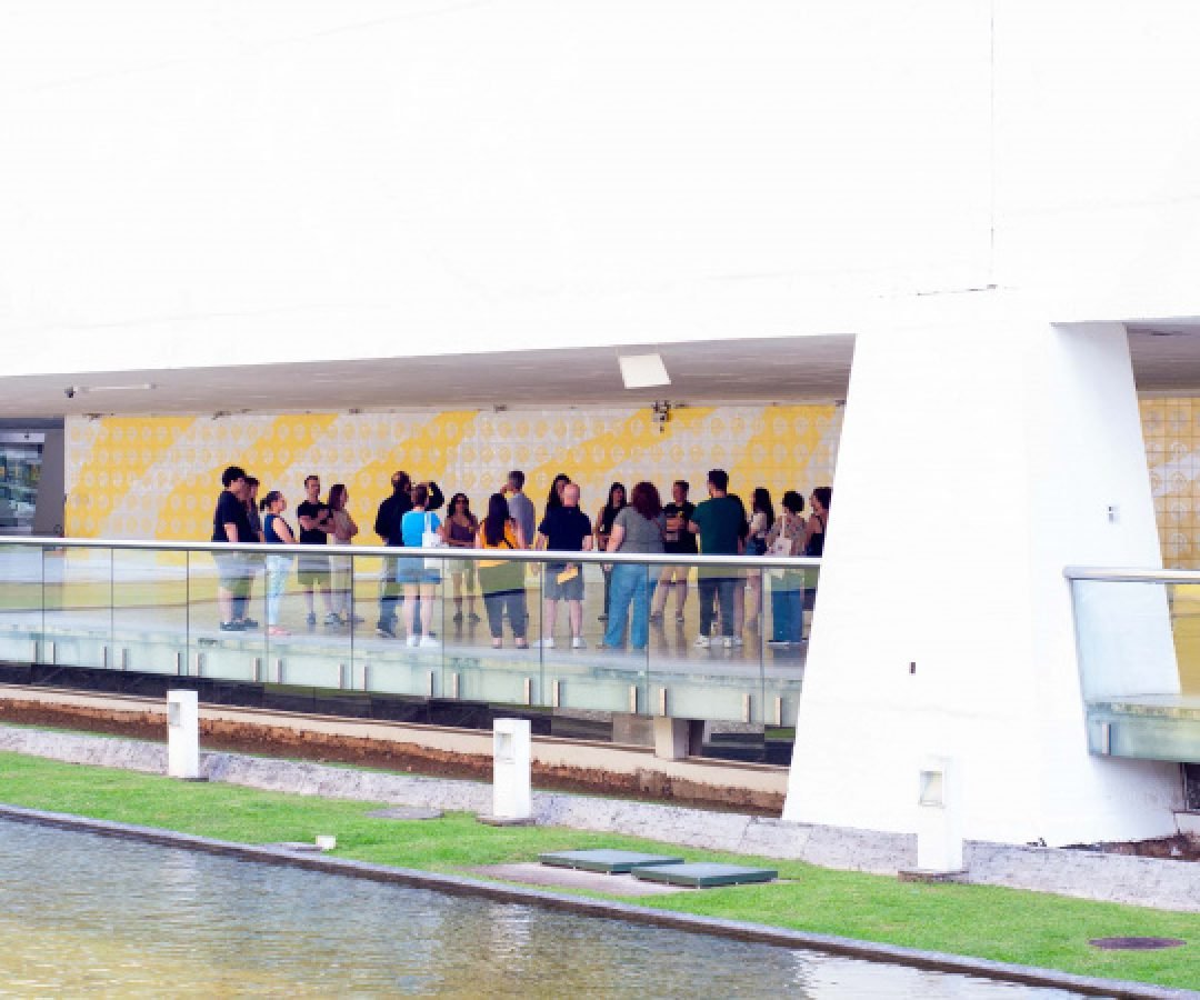 MON oferece visitas guiadas todas as sextas-feiras de março