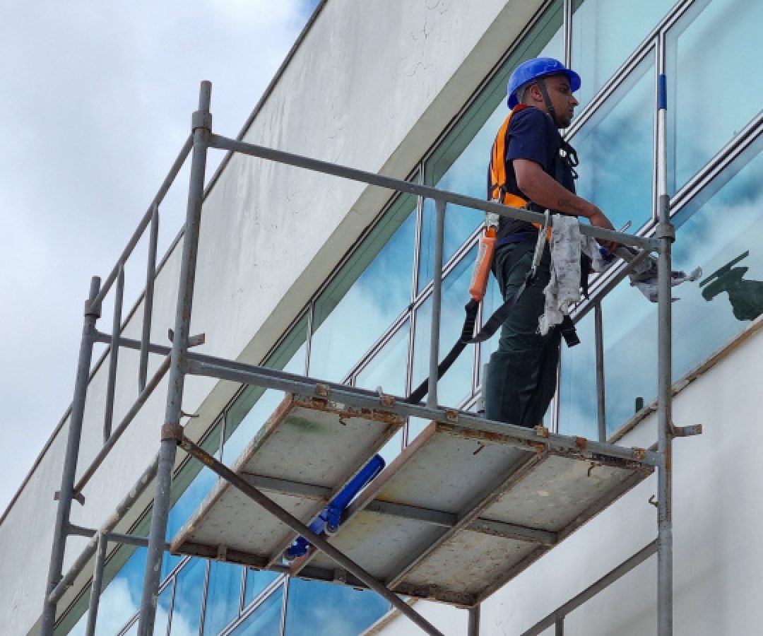 Paraná cria 15,8 mil empregos com carteira assinada em março e supera 56 mil vagas no ano