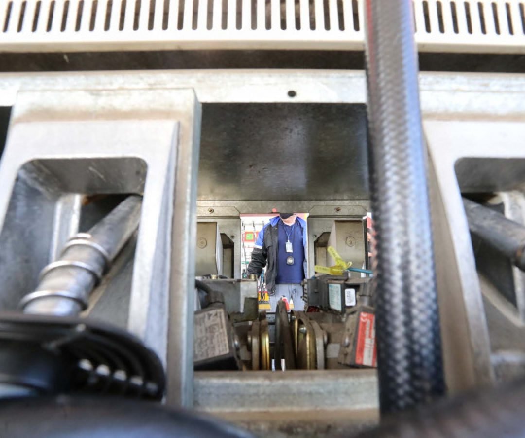 Paraná adere ao programa da União para reduzir impostos sobre o diesel