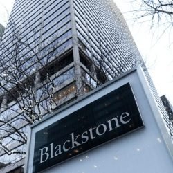 2025-04-17T160127Z_1_LYNXMPEL3G0UK_RTROPTP_4_BLACKSTONE-HEDGE-FUNDS-e1744915461824.jpg