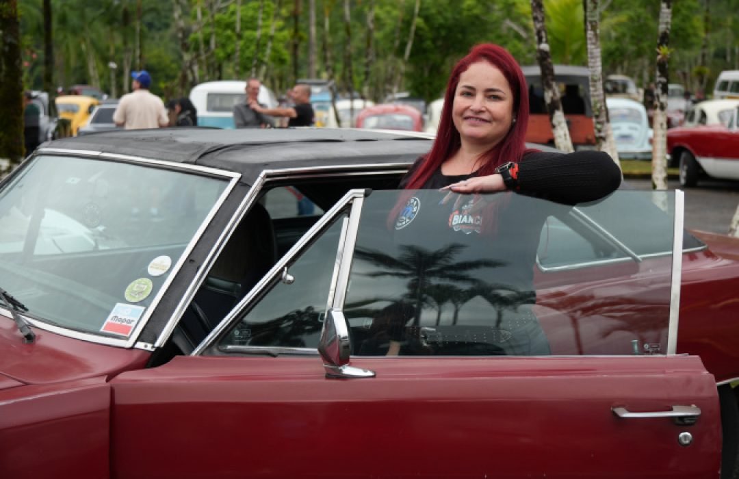 Com mais de 500 carros antigos e motos, passeio celebra Ponte de Guaratuba