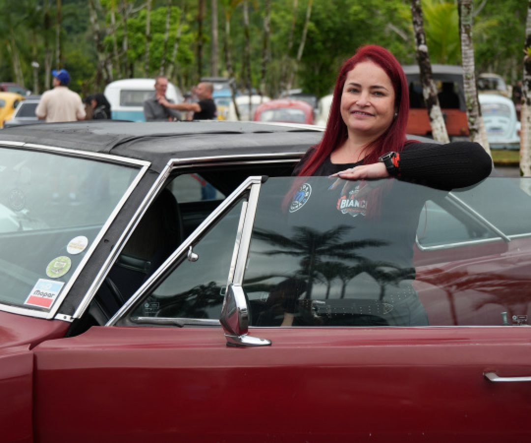 Com mais de 500 carros antigos e motos, passeio celebra Ponte de Guaratuba