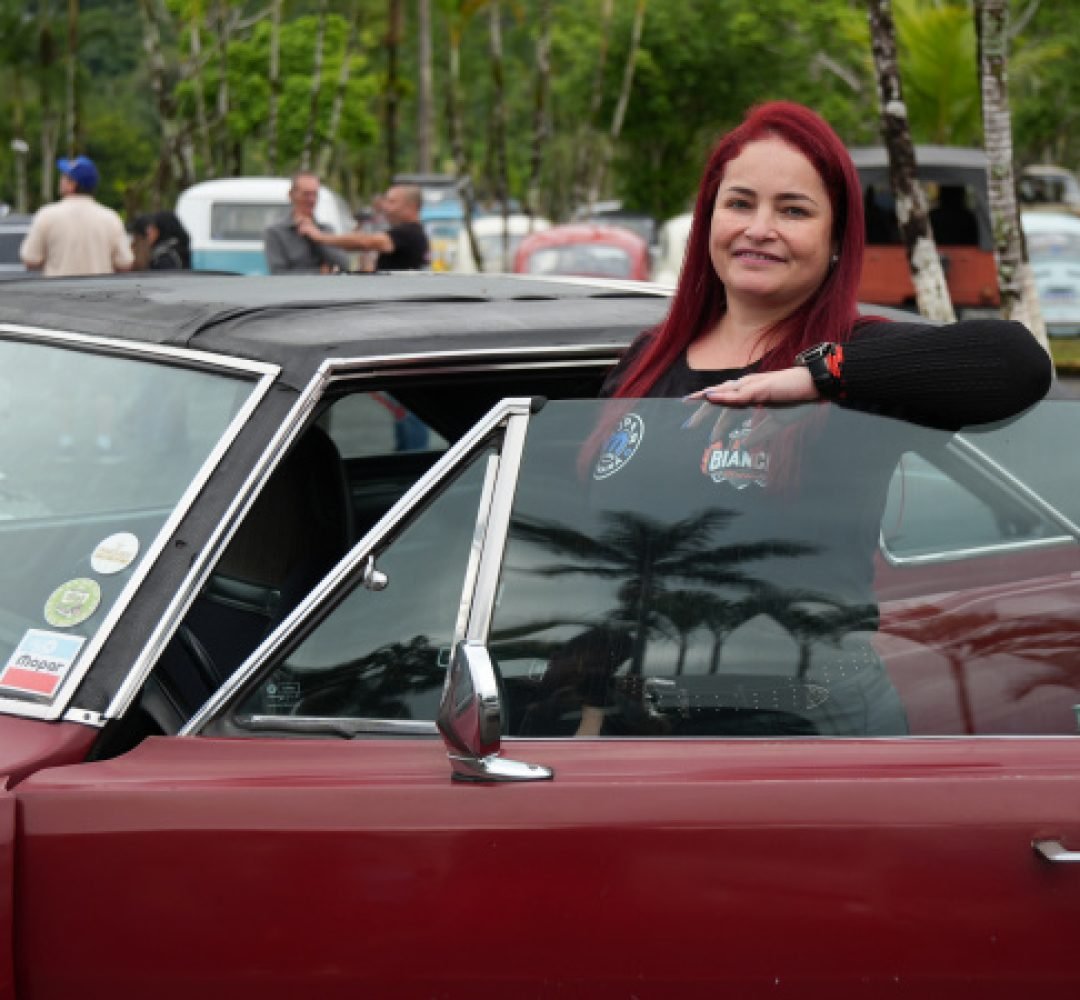 Com mais de 500 carros antigos e motos, passeio celebra Ponte de Guaratuba