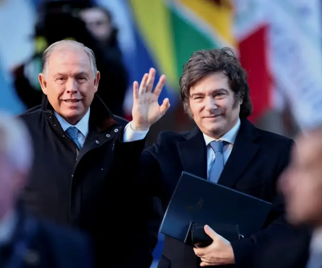2025-10-22t173122z_1_lynxmpel9l0ye_rtroptp_4_argentina-ministro-renuncia