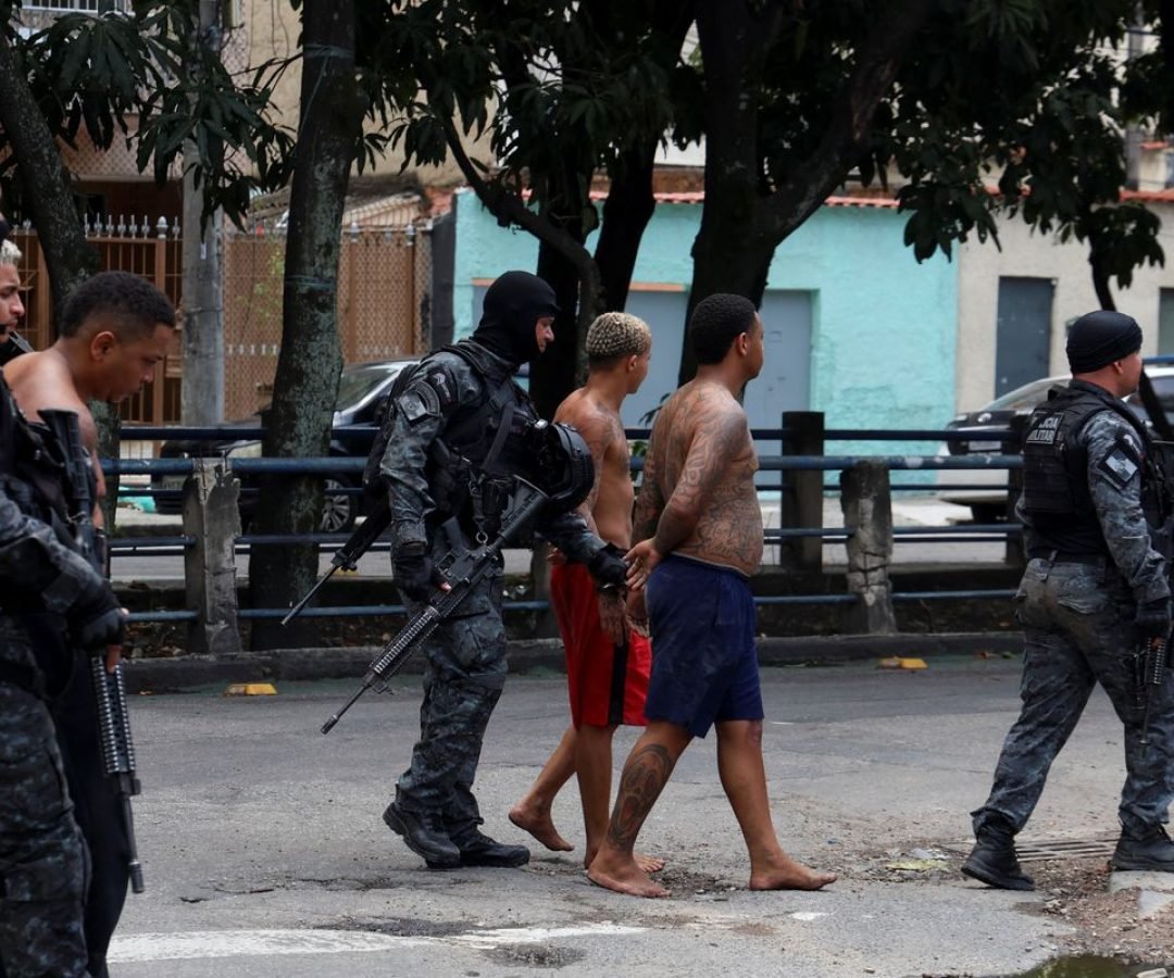 Operação no Rio contra facções criminosas registra 64 mortes