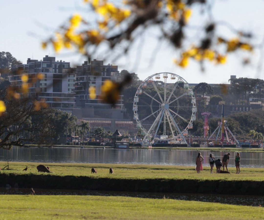 Primeiro fim de semana de outono será de calor e pancadas de chuva isoladas no Paraná