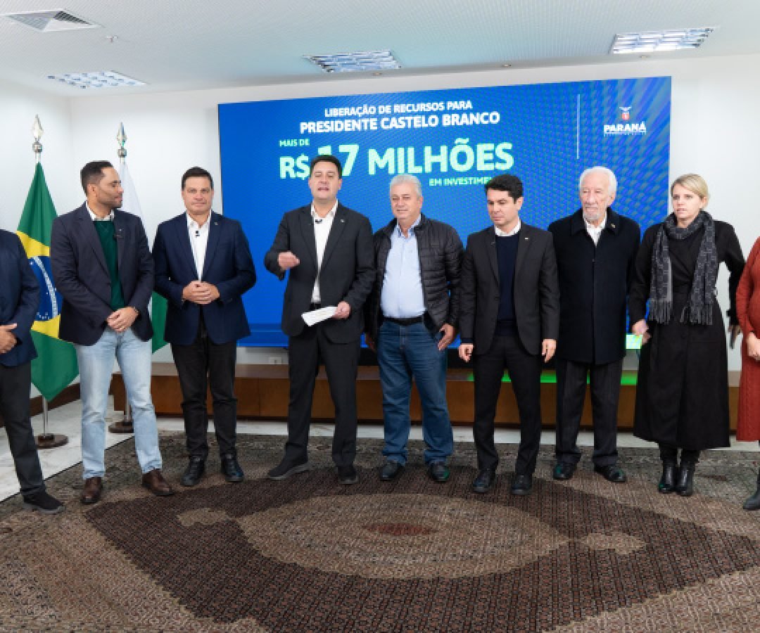 Ratinho Junior libera R$ 442 milhões para obras em 10 municípios do Paraná