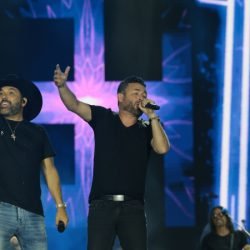 Vídeo leva músico sertanejo a cantar com Edson e Hudson no Verão Maior Paraná
