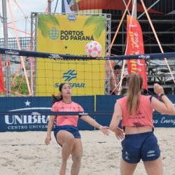 Torneio Elas por Elas leva protagonismo feminino ao futevôlei nas areias de Caiobá