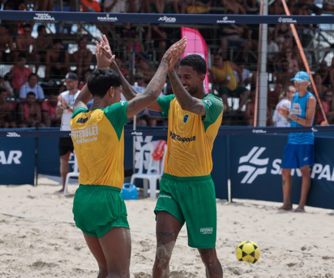 Brasileiros vencem argentinos em desafio internacional de Futevôlei no Verão Maior Paraná