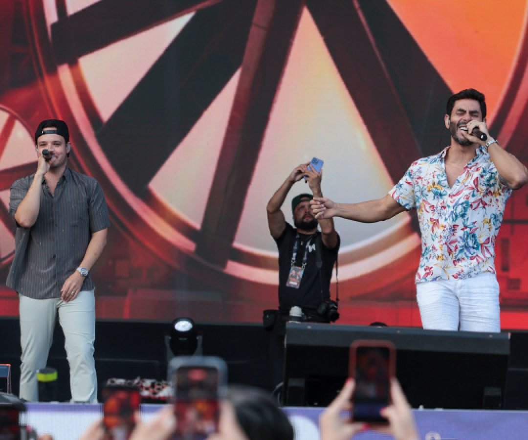 Israel & Rodolffo encerram em grande estilo os shows do Verão Maior Paraná 2026
