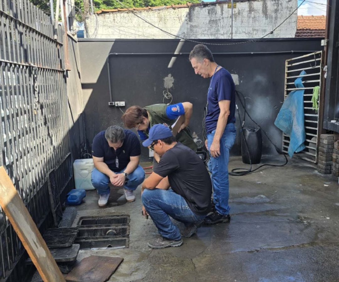 Sanepar e prefeitura fiscalizam destino de resíduos das lavagens de carros em Maringá