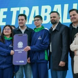 Mais de 300 mil estudantes da rede estadual se cadastram na Carteira de Trabalho Digital