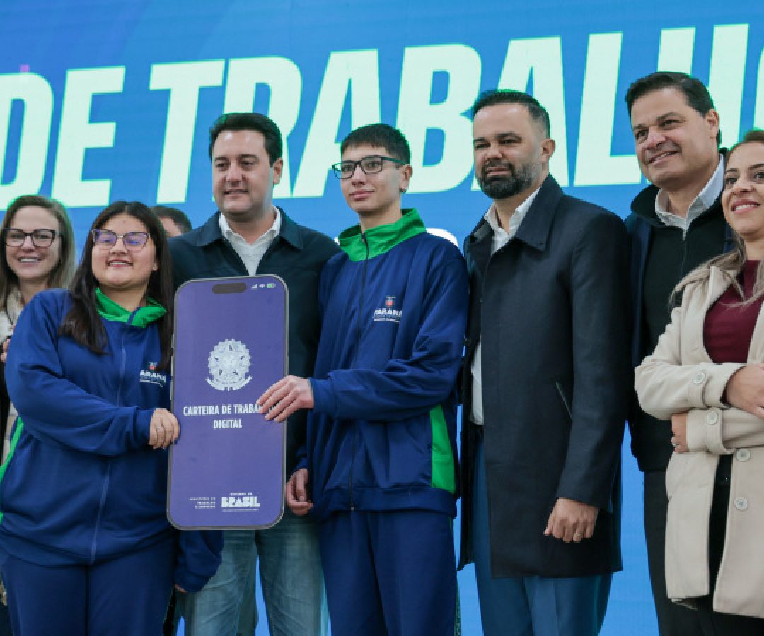 Mais de 300 mil estudantes da rede estadual se cadastram na Carteira de Trabalho Digital