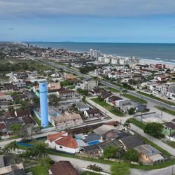 Semana de altas temperaturas resulta em aumento de 20% no consumo de água no Litoral