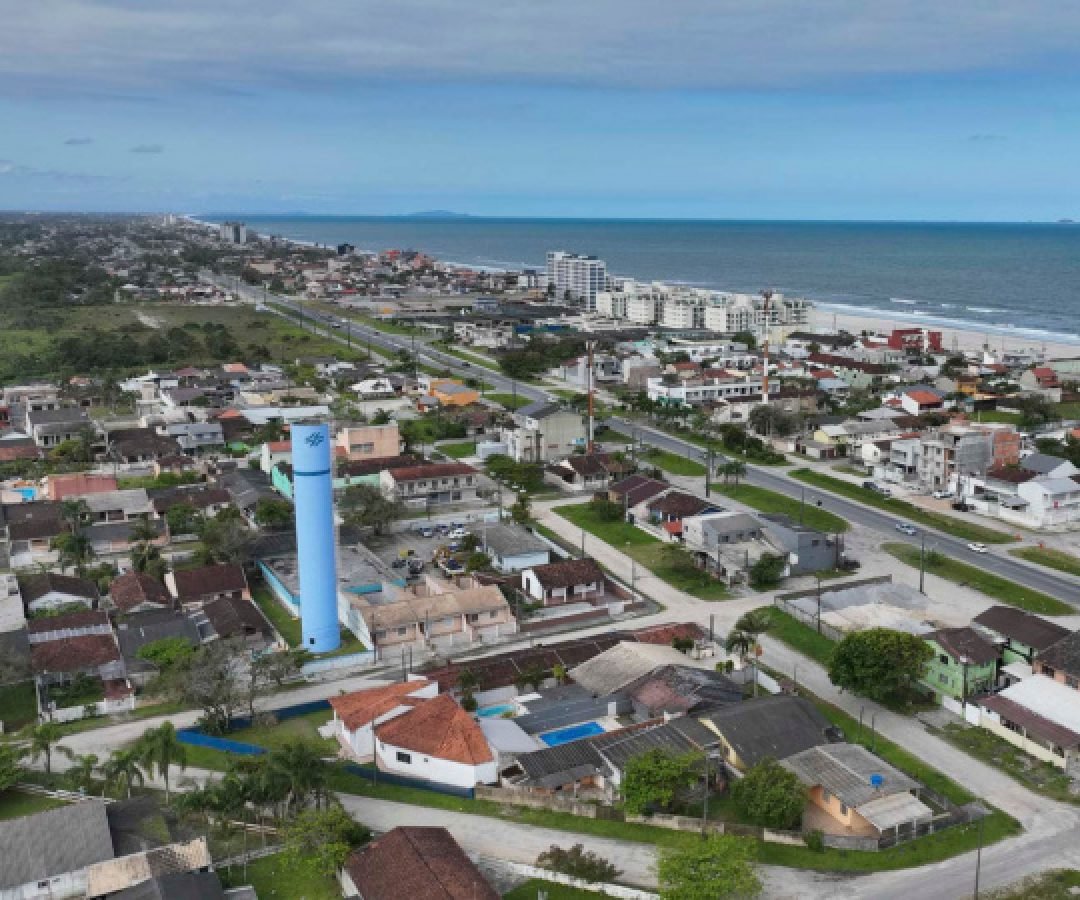 Semana de altas temperaturas resulta em aumento de 20% no consumo de água no Litoral