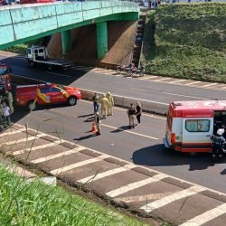 Equipes do Corpo de Bombeiros são acionadas para atender queda de plano elevado na BR-277 em Cascavel