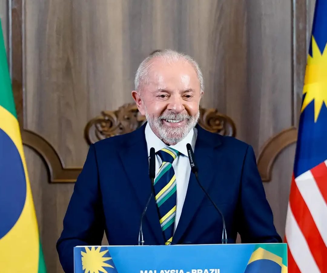 "Ele tem meu telefone e eu tenho o dele", diz Lula sobre Trump