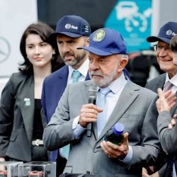 Lula diz que ainda não é possível abrir mão de combustíveis fósseis