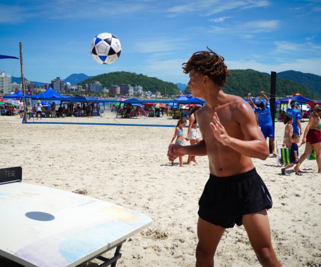 Pontal do Paraná e Guaratuba têm comércios aquecidos no início da temporada de verão