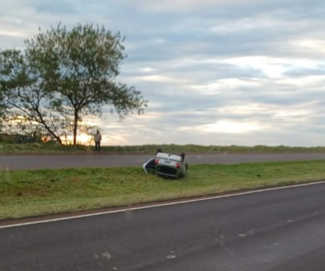 Mais um capotamento é registrado na mesma curva da BR-163 em Toledo