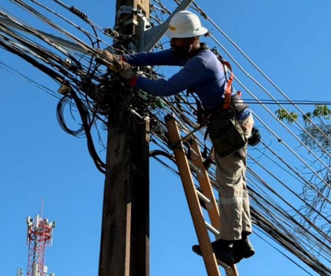 Copel promove 2ª etapa de regularização de cabos de telecomunicações em Londrina