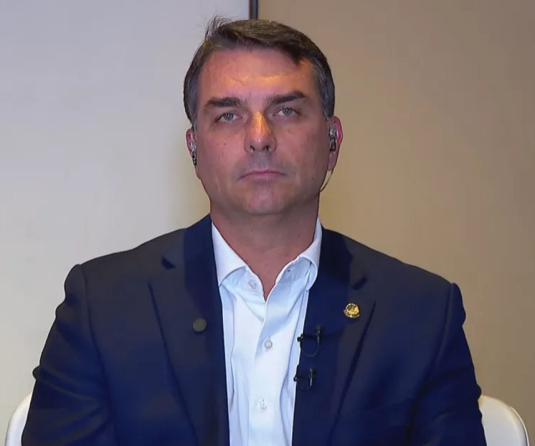 BR_CNN_150526_LINK_ENTREVISTA_FLAVIO_BOLSONARO_frame_17764.jpeg