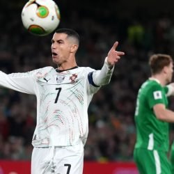 Cristiano-Ronaldo-Irlanda-Portugal-e1763069883409.jpg