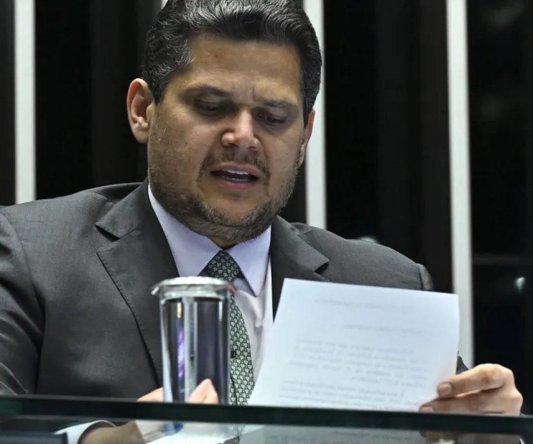 DAVI-ALCOLUMBRE-PLENARIO-04-03-26.jpg