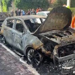 Fragmentos-de-misseis-atingem-carros-em-area-residencial-no-centro-de-Israel.jpg